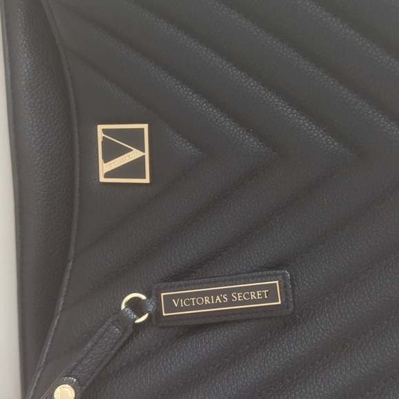 Victoria's Secret Pocketbook - Picture 2 of 13